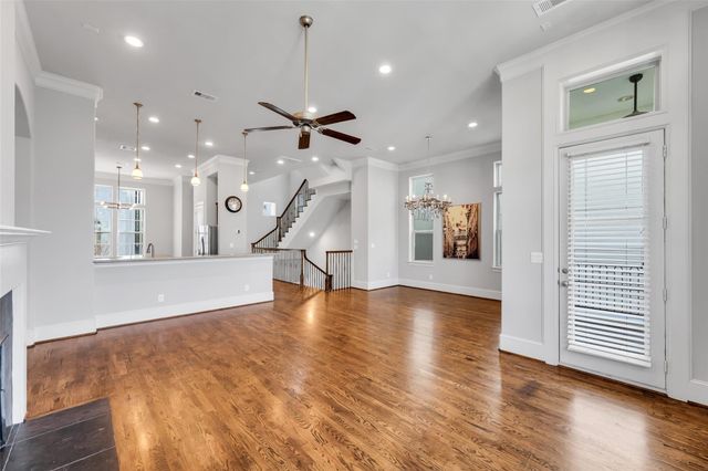 2711 Arabelle Grove, Houston, TX 77007