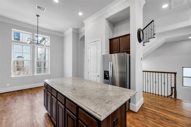 2711 Arabelle Grove, Houston, TX 77007