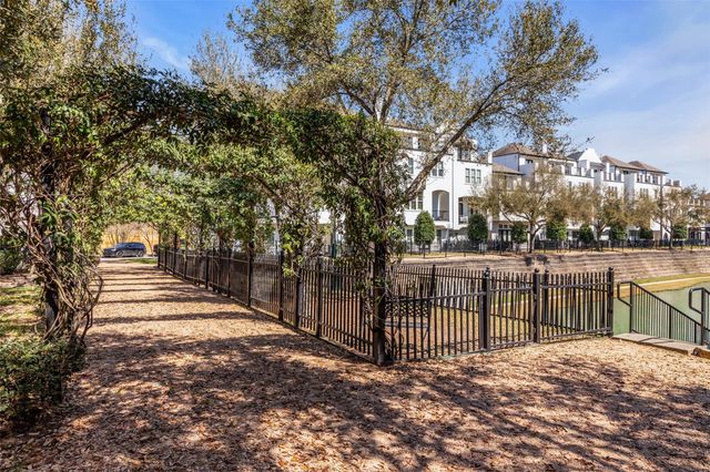 2711 Arabelle Grove, Houston, TX 77007