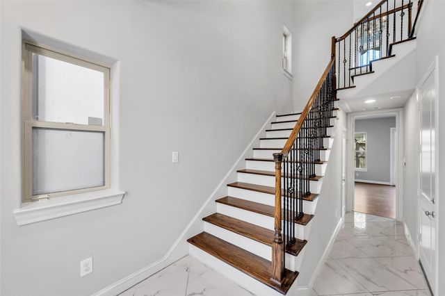 2711 Arabelle Grove, Houston, TX 77007