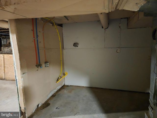 320 E OAK ST, Millville, NJ 08332