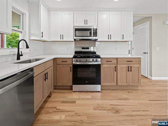 27 Kenter Place, Clifton, NJ 07012