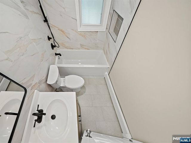 27 Kenter Place, Clifton, NJ 07012