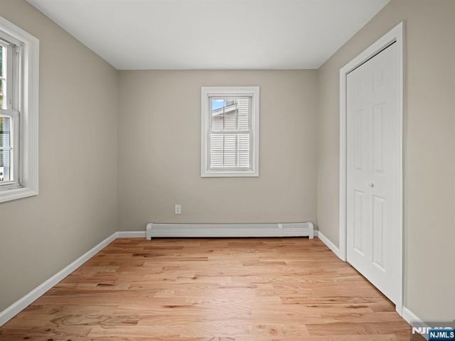 27 Kenter Place, Clifton, NJ 07012