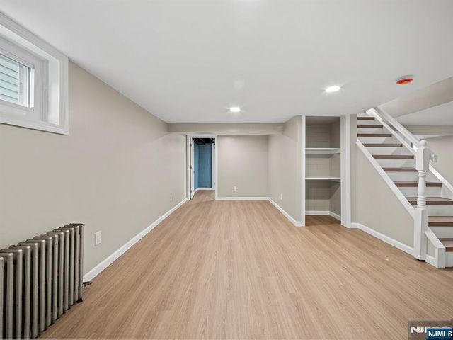 27 Kenter Place, Clifton, NJ 07012