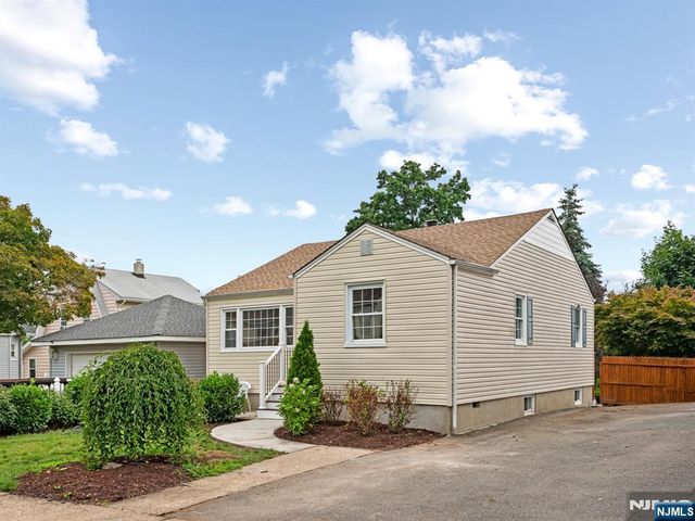 27 Kenter Place, Clifton, NJ 07012