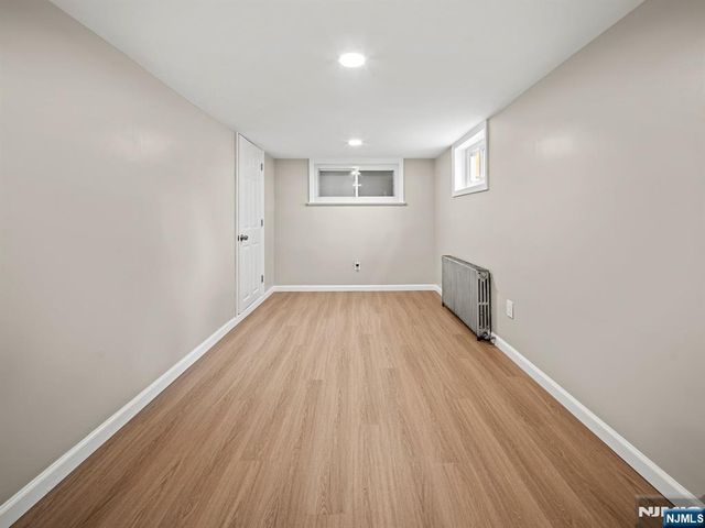 27 Kenter Place, Clifton, NJ 07012