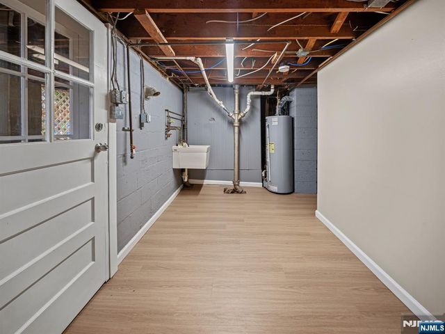 27 Kenter Place, Clifton, NJ 07012