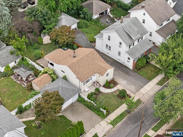 27 Kenter Place, Clifton, NJ 07012