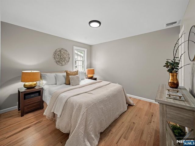 27 Kenter Place, Clifton, NJ 07012