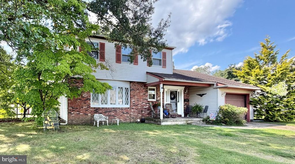 11 MCCAY DR, ROEBLING, NJ 08554 — exterior
