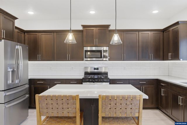 4465 Bounty Pl NE, Albany, OR 97322