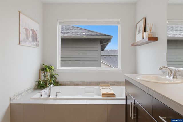 4465 Bounty Pl NE, Albany, OR 97322