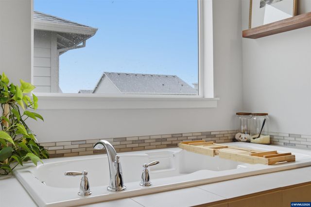 4465 Bounty Pl NE, Albany, OR 97322