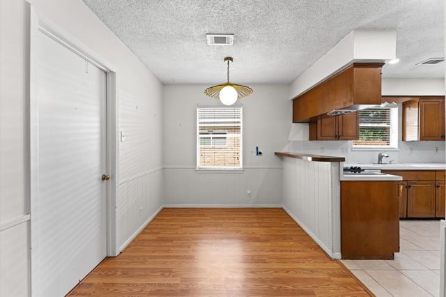 6119 Yarwell Drive, Houston, TX 77096