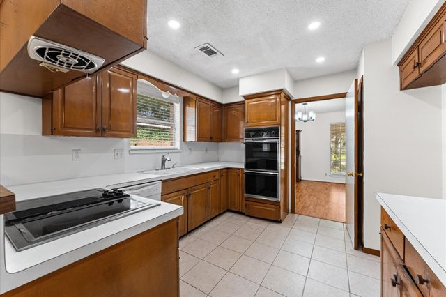 6119 Yarwell Drive, Houston, TX 77096
