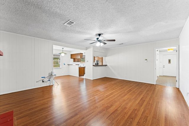 6119 Yarwell Drive, Houston, TX 77096