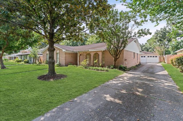 6119 Yarwell Drive, Houston, TX 77096