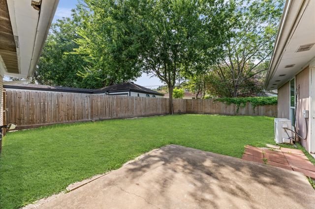6119 Yarwell Drive, Houston, TX 77096