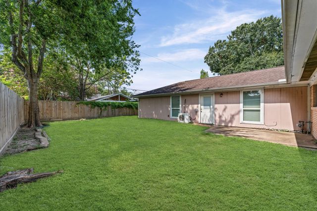 6119 Yarwell Drive, Houston, TX 77096