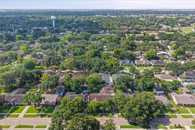 6119 Yarwell Drive, Houston, TX 77096