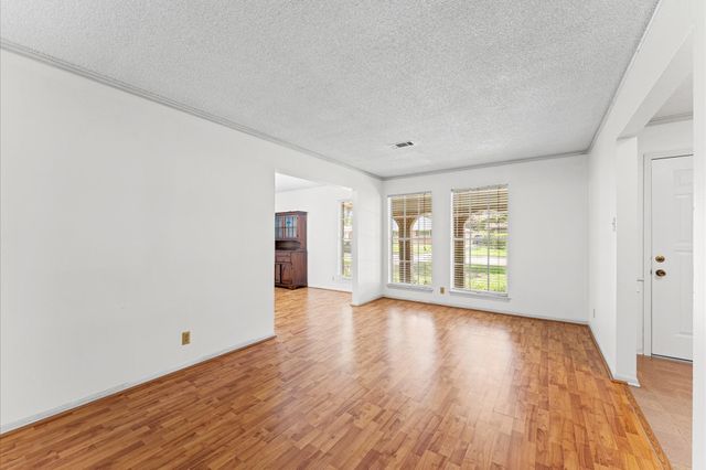 6119 Yarwell Drive, Houston, TX 77096