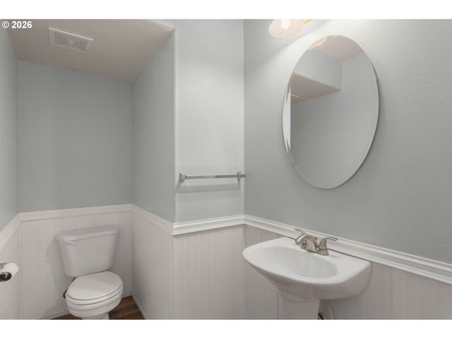 16740 Nw ARIZONA Dr, Beaverton, OR 97006