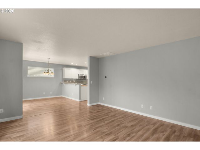 16740 Nw ARIZONA Dr, Beaverton, OR 97006