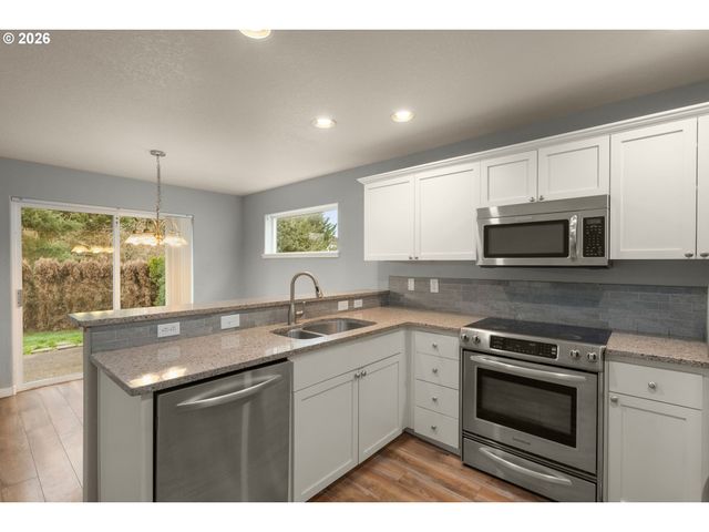 16740 Nw ARIZONA Dr, Beaverton, OR 97006