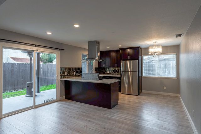 7913 Lichen Dr, Citrus Heights, CA 95621