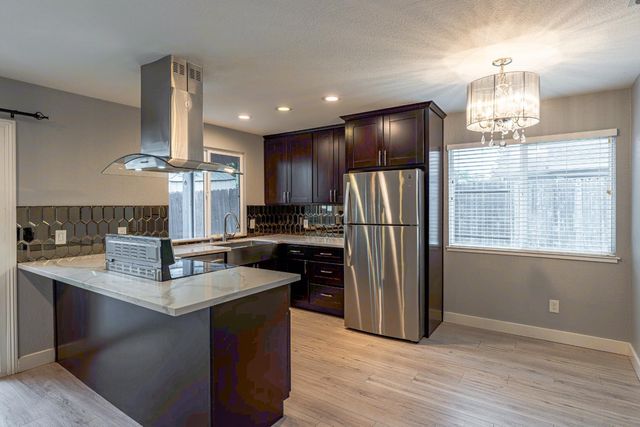 7913 Lichen Dr, Citrus Heights, CA 95621