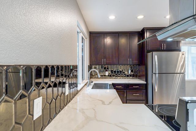 7913 Lichen Dr, Citrus Heights, CA 95621