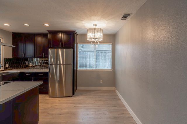 7913 Lichen Dr, Citrus Heights, CA 95621