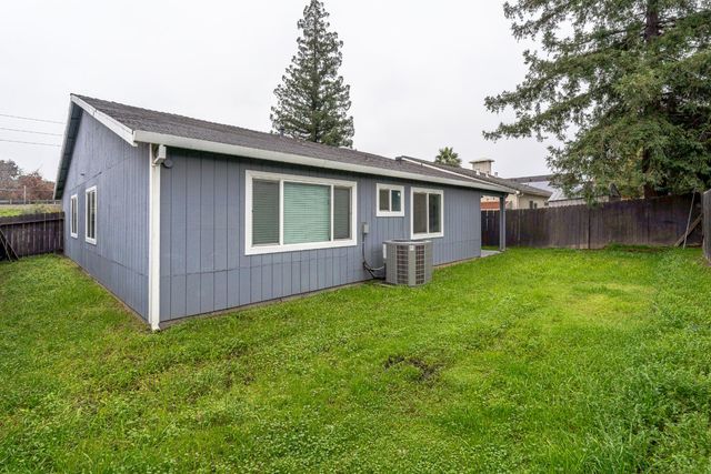 7913 Lichen Dr, Citrus Heights, CA 95621