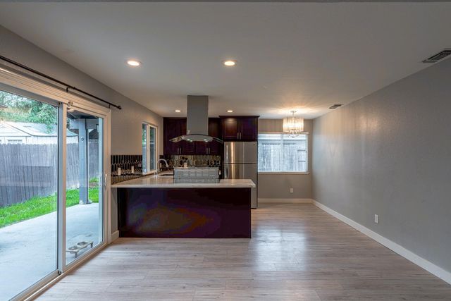 7913 Lichen Dr, Citrus Heights, CA 95621