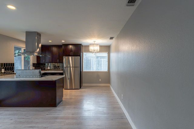 7913 Lichen Dr, Citrus Heights, CA 95621