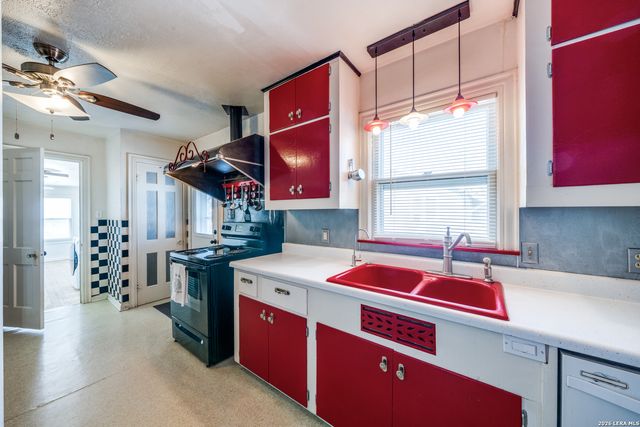 615 main, Karnes City, TX 78118