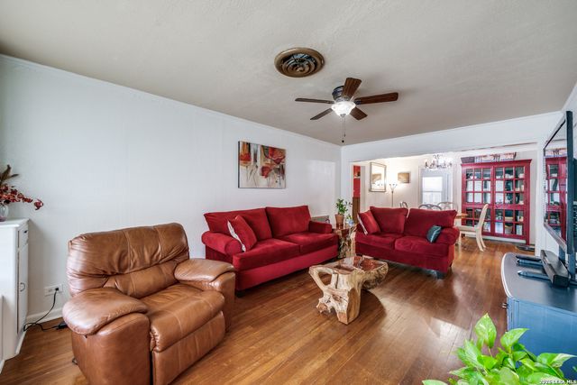 615 main, Karnes City, TX 78118