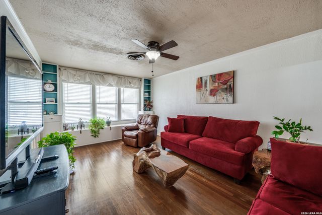 615 main, Karnes City, TX 78118