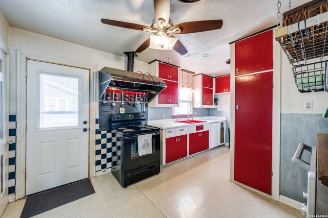 615 main, Karnes City, TX 78118