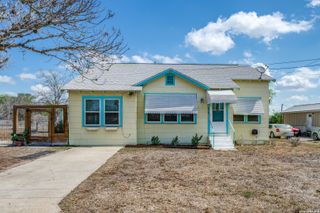 615 main, Karnes City, TX 78118