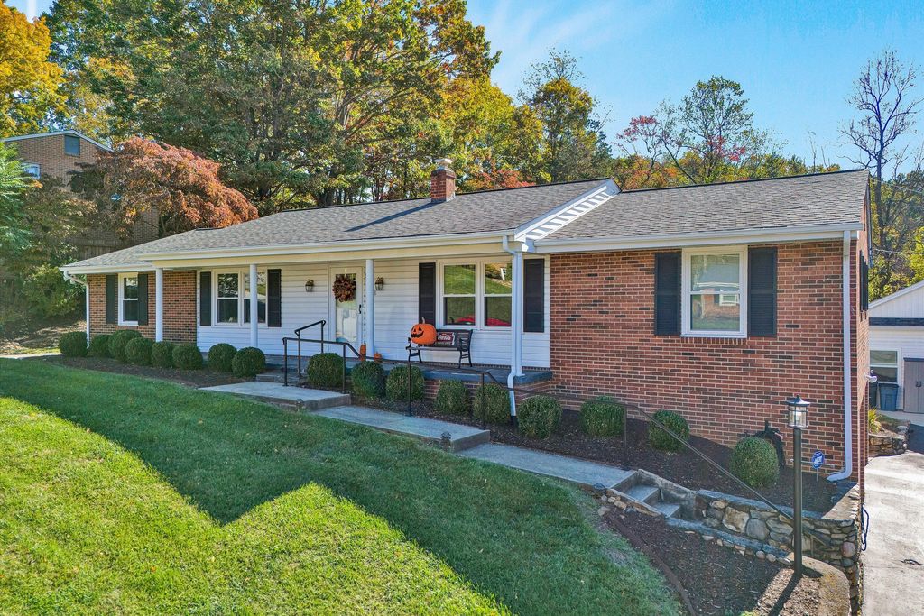 5338 Fordwick DR, Roanoke, VA 24018