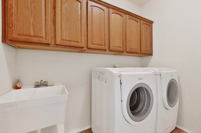 1000 Purple Aster Drive, Bernalillo, NM 87004