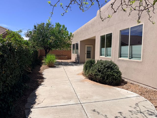 1000 Purple Aster Drive, Bernalillo, NM 87004