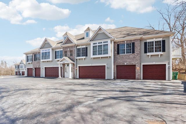 5620 S 76th STREET #10, Greendale, WI 53129