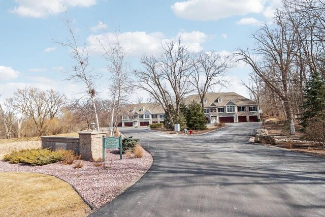 5620 S 76th STREET #10, Greendale, WI 53129