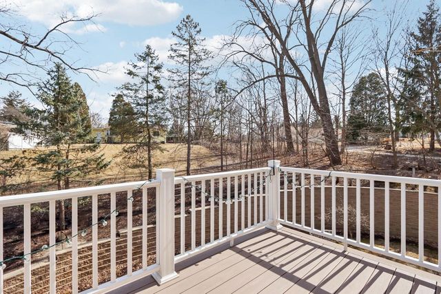 5620 S 76th STREET #10, Greendale, WI 53129