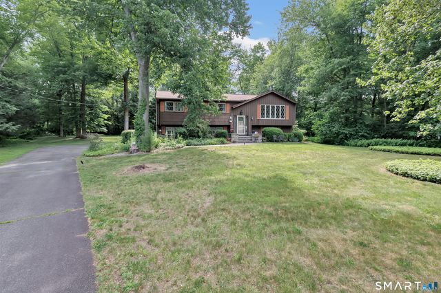 23 Leighton Court, North Haven, CT 06473
