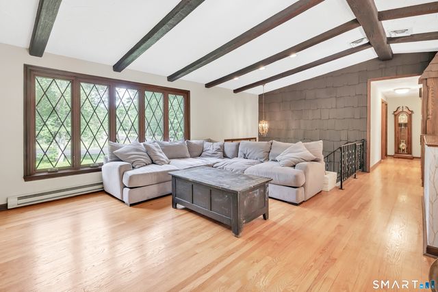 23 Leighton Court, North Haven, CT 06473