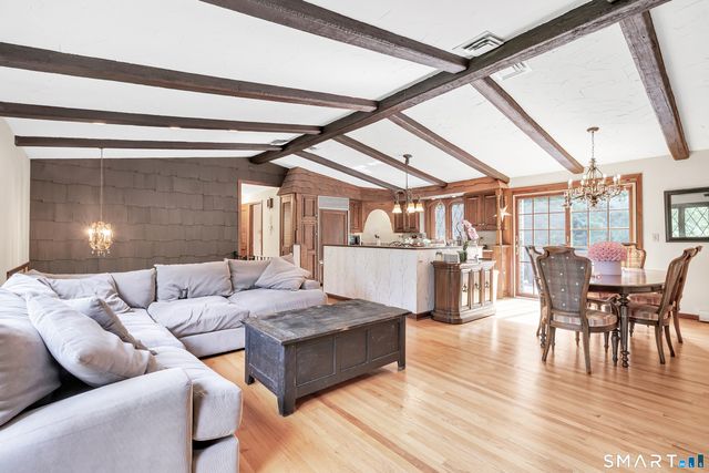23 Leighton Court, North Haven, CT 06473